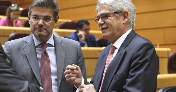 Foto: Los ministros de Asuntos Exteriores (Alfonso Dastis) y Justicia (Rafael Catalá).