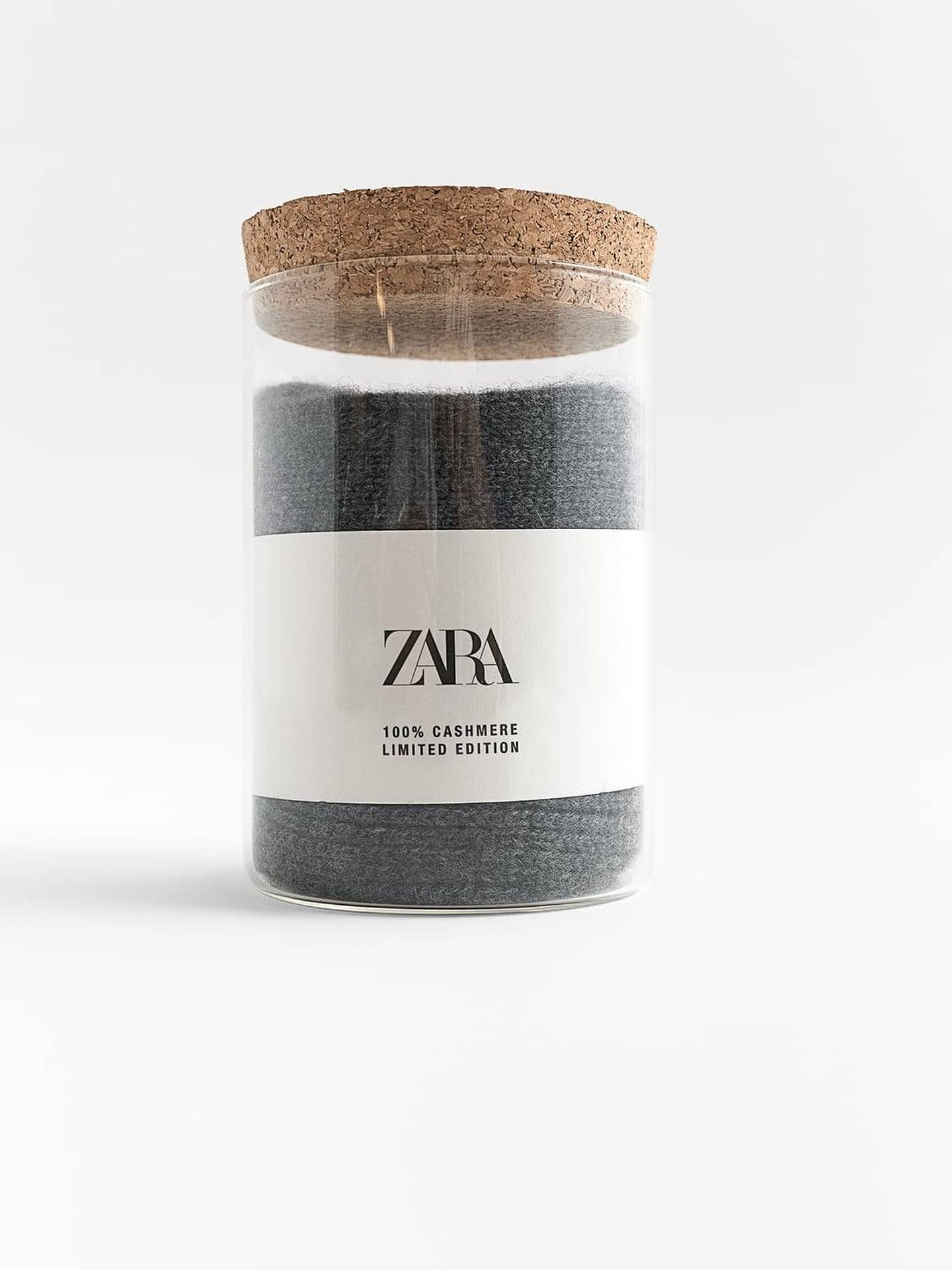 Calcetines de cachemira de Zara. (Cortesía)