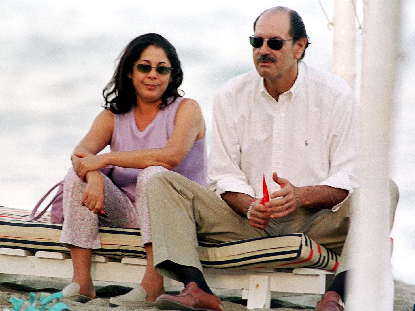 Isabel Pantoja y Diego Gómez en 2001 durante unas vacaciones en Marbella (Gtres)