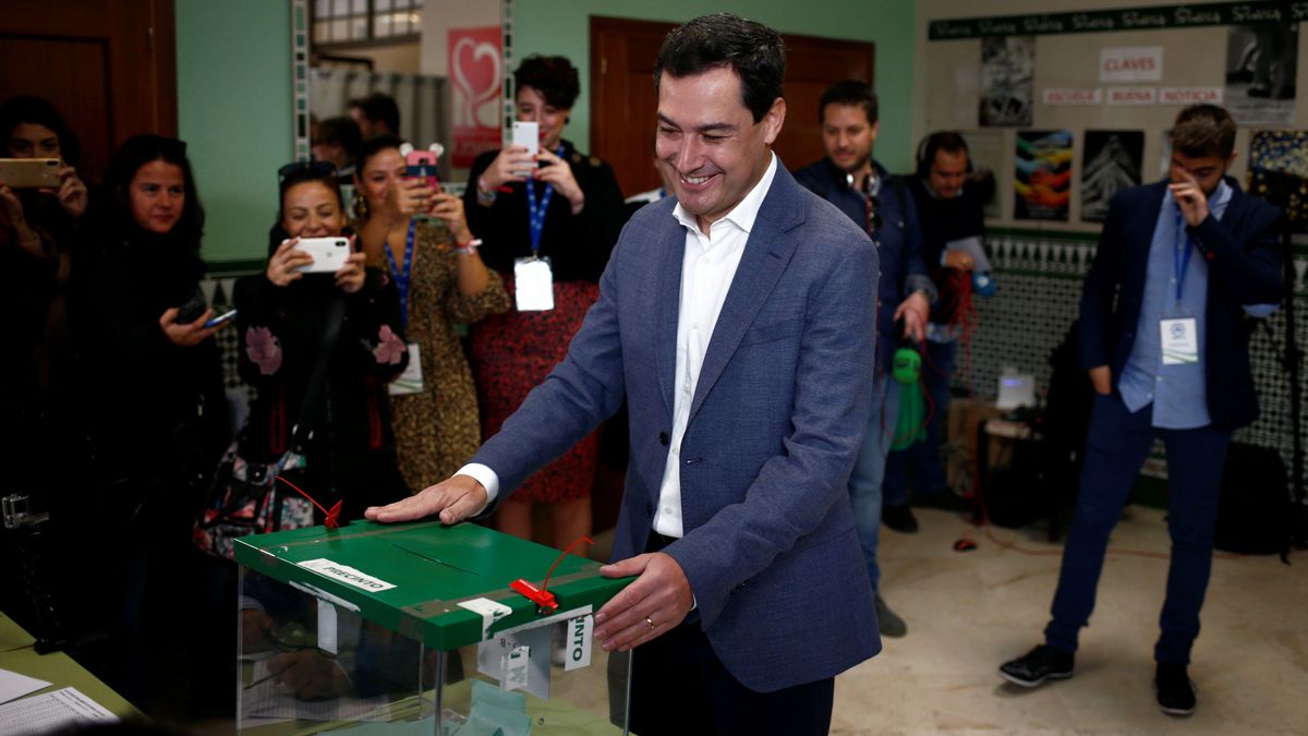 Juanma Moreno anima a "votar masivamente" porque no hacerlo "lleva a la melancolía"