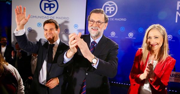 Foto: El alcalde de Las Rozas, José de la Uz, a la izquierda de la imagen con Mariano Rajoy y Cristina Cifuentes