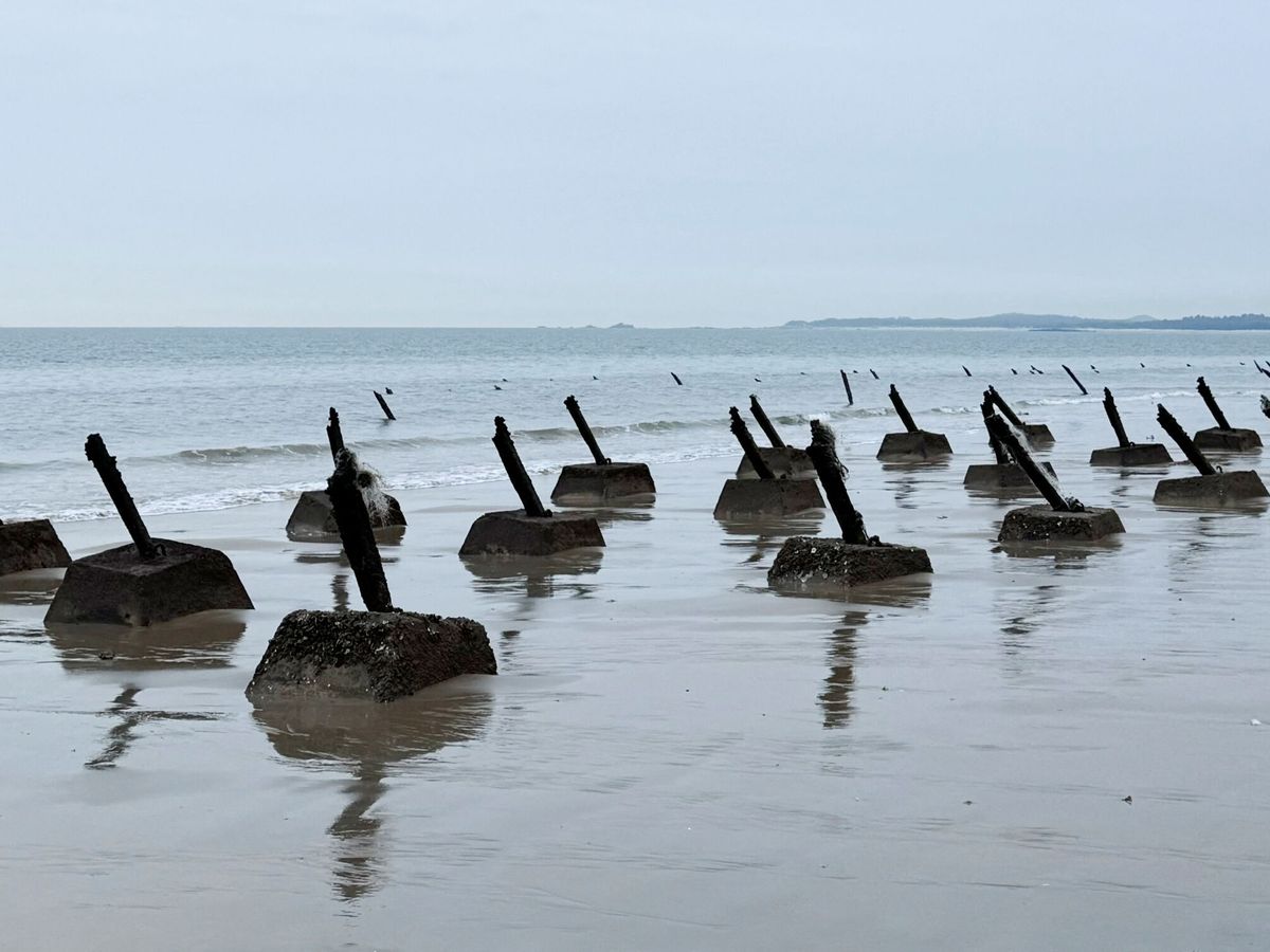 Foto: Barricadas en la playa de Kinmen, Taiwán. (Reuters/Joyce Zhou)