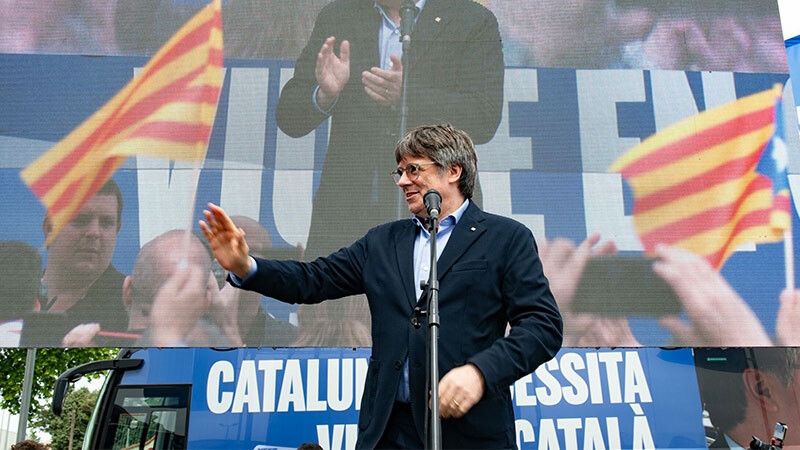 Foto de                                                                 Puigdemont se beneficia de la inhabilitación de Junqueras y barre a ERC