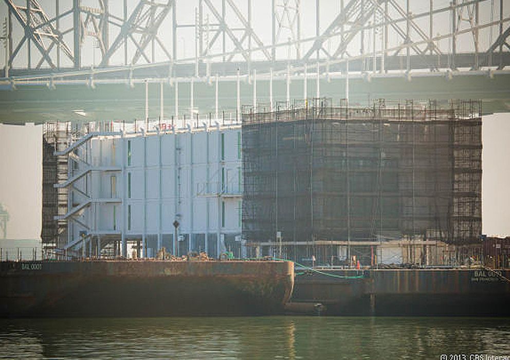 Foto: Los medios especulan que la barcaza podría ser un centro comercial de Google (CBS)
