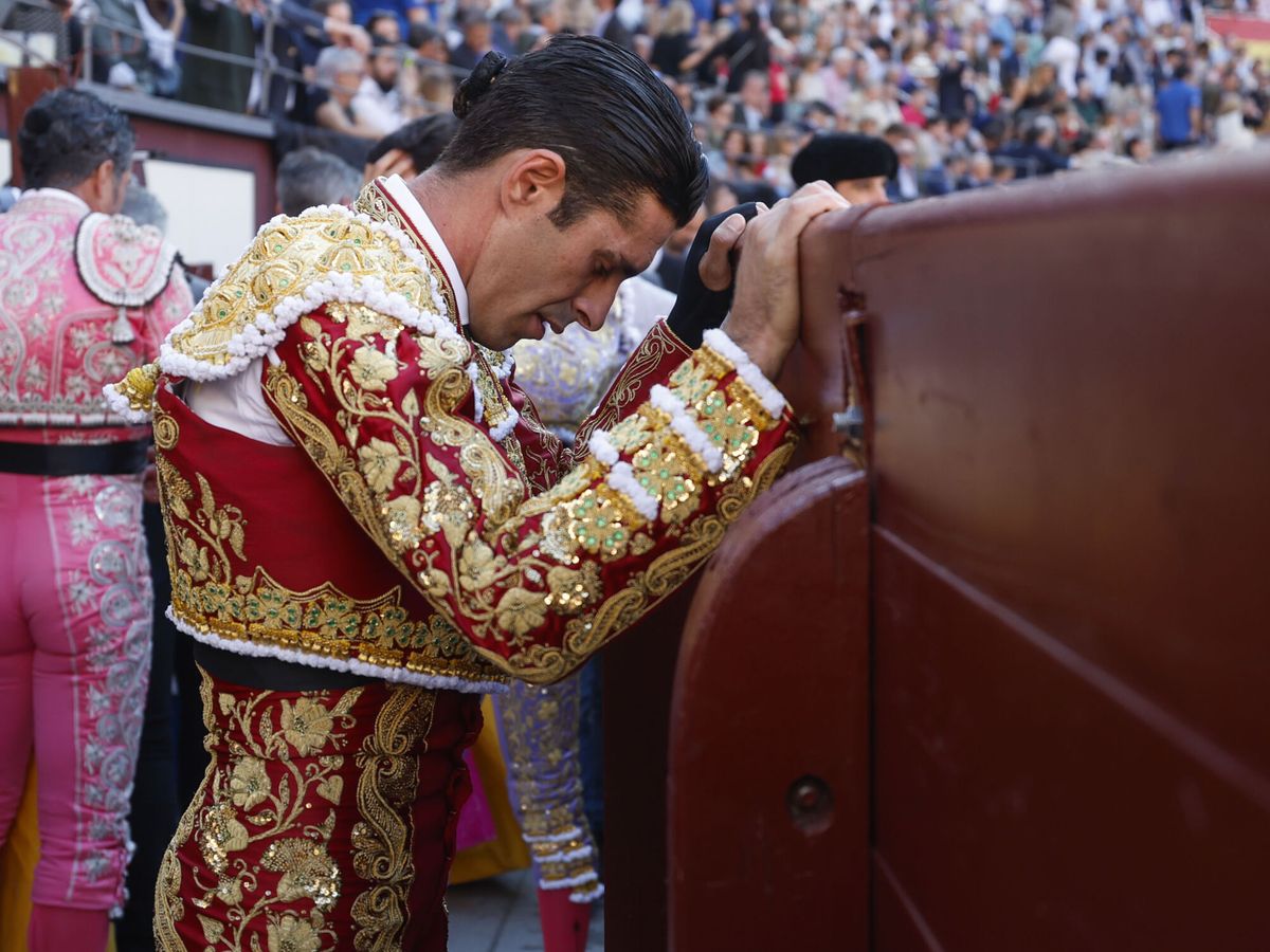 Foto: El diestro Alejandro Talavante, durante la duodécima corrida de la Feria de San Isidro. (EFE/JuanJo Martín)
