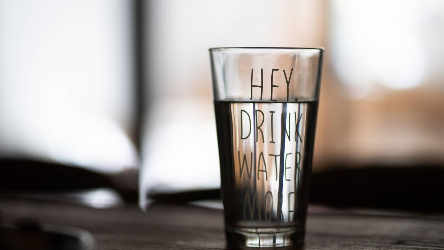 Es poco probable que beber más agua de la que el cuerpo requiere sea perjudicial para la salud, pero no está de más saber este dato. (Pexels)