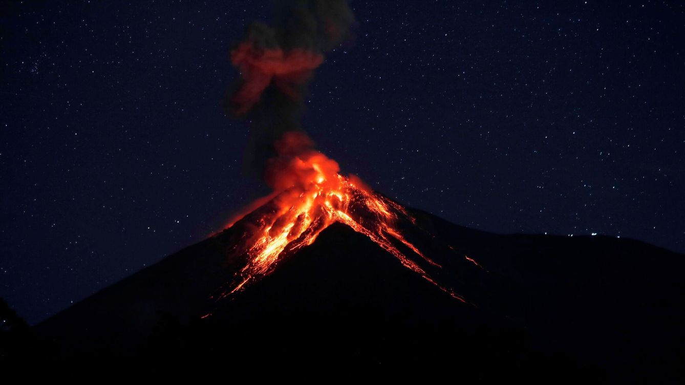 Foto: Volcán de La Palma. (EFE/Esteban Biba)