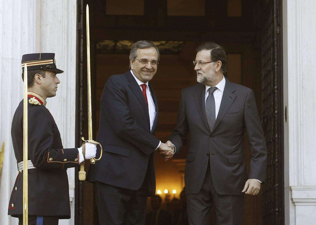 El conservador Samarás recibiendo en Atenas a Mariano Rajoy (Efe)