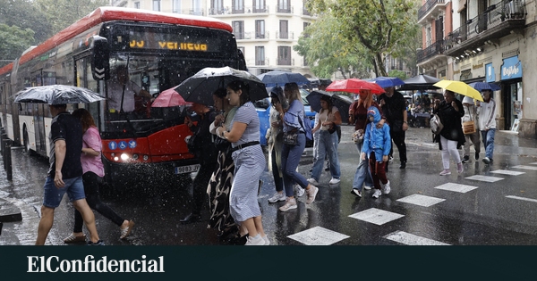  Quedaos en casa : Cataluña confina 20 comarcas ante la amenaza de un  mini huracán 
