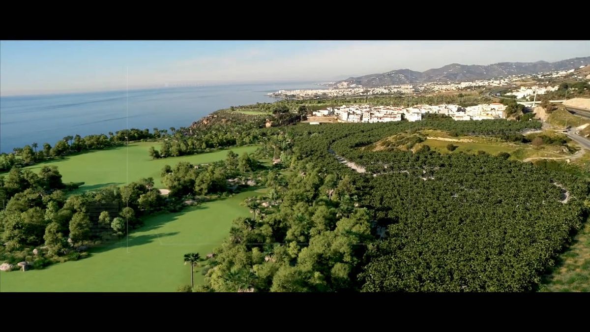 Maro, el paraíso que tendrá hotel y campo de golf: "Si no se hace, no vamos a remontar"