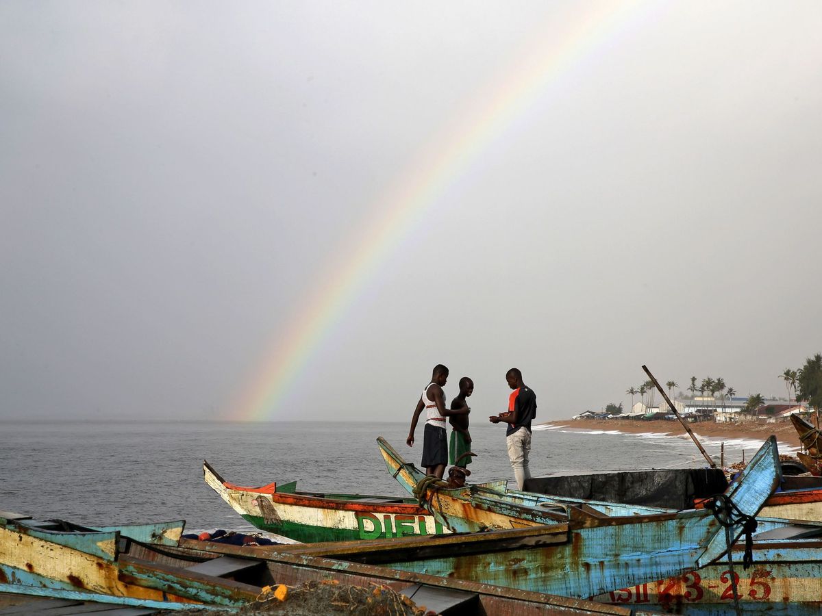 Foto: Pescadores en Abiyán (Costa de Marfil). Foto: Efe