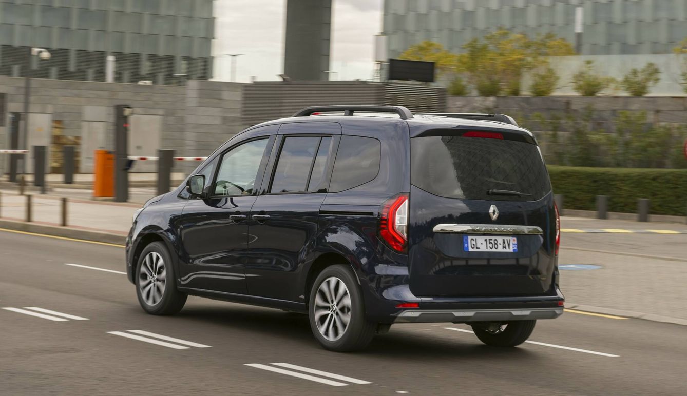 Renault también comercializa el eléctrico Kangoo E-Tech. Volvo no vende este tipo de vehículos.