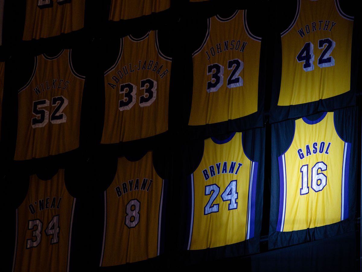 La camiseta de Gasol ya está en olimpo de los Lakers: así ha sido la del '16'