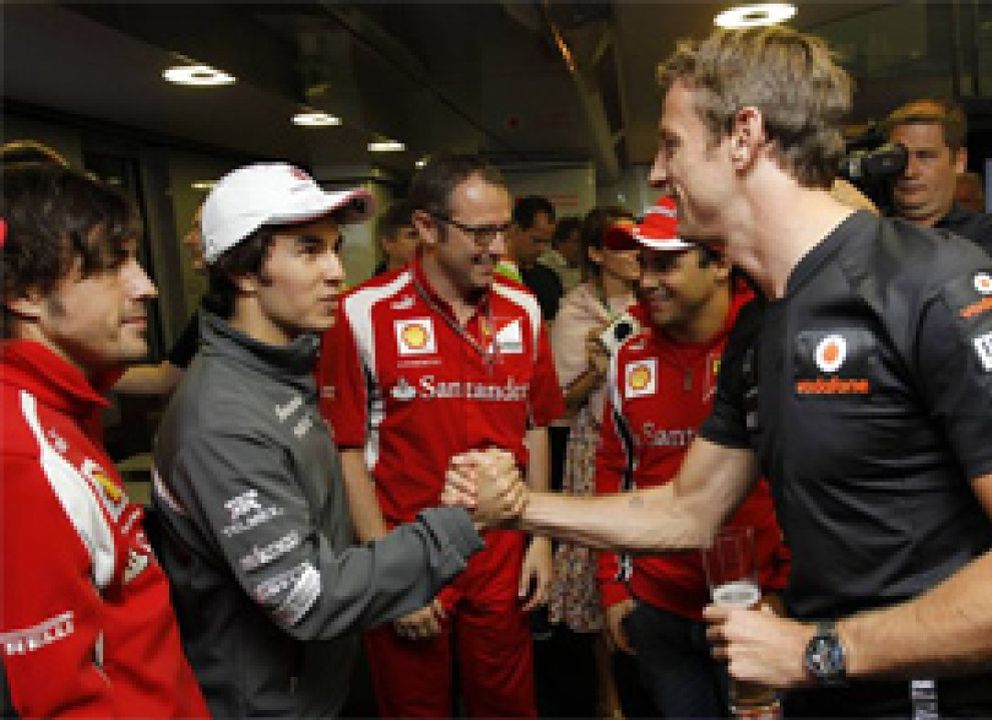 Foto: Button marca su territorio en McLaren inspirándose en Alonso