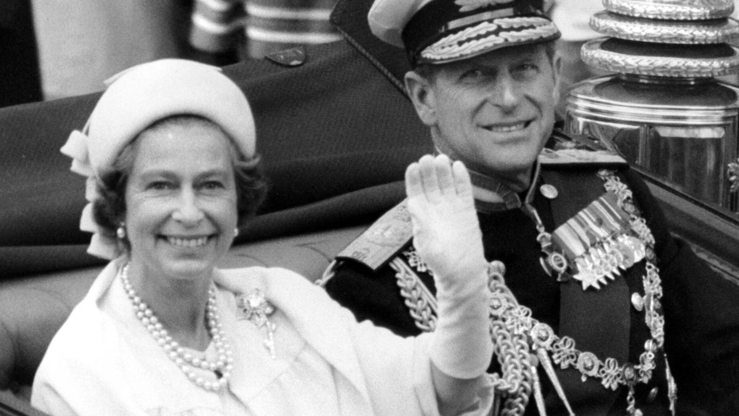 Isabel II y Felipe de Edimburgo, durante el Jubileo de Plata de 1977. (CP)