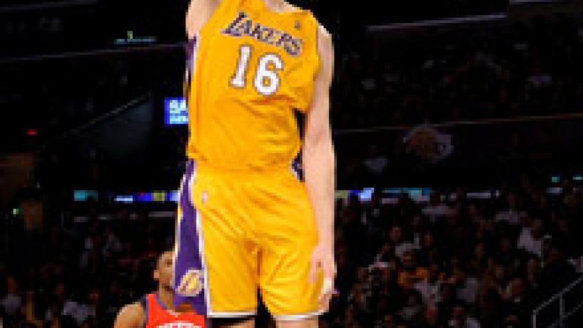 Pau Gasol, decisivo en la victoria de los Lakers