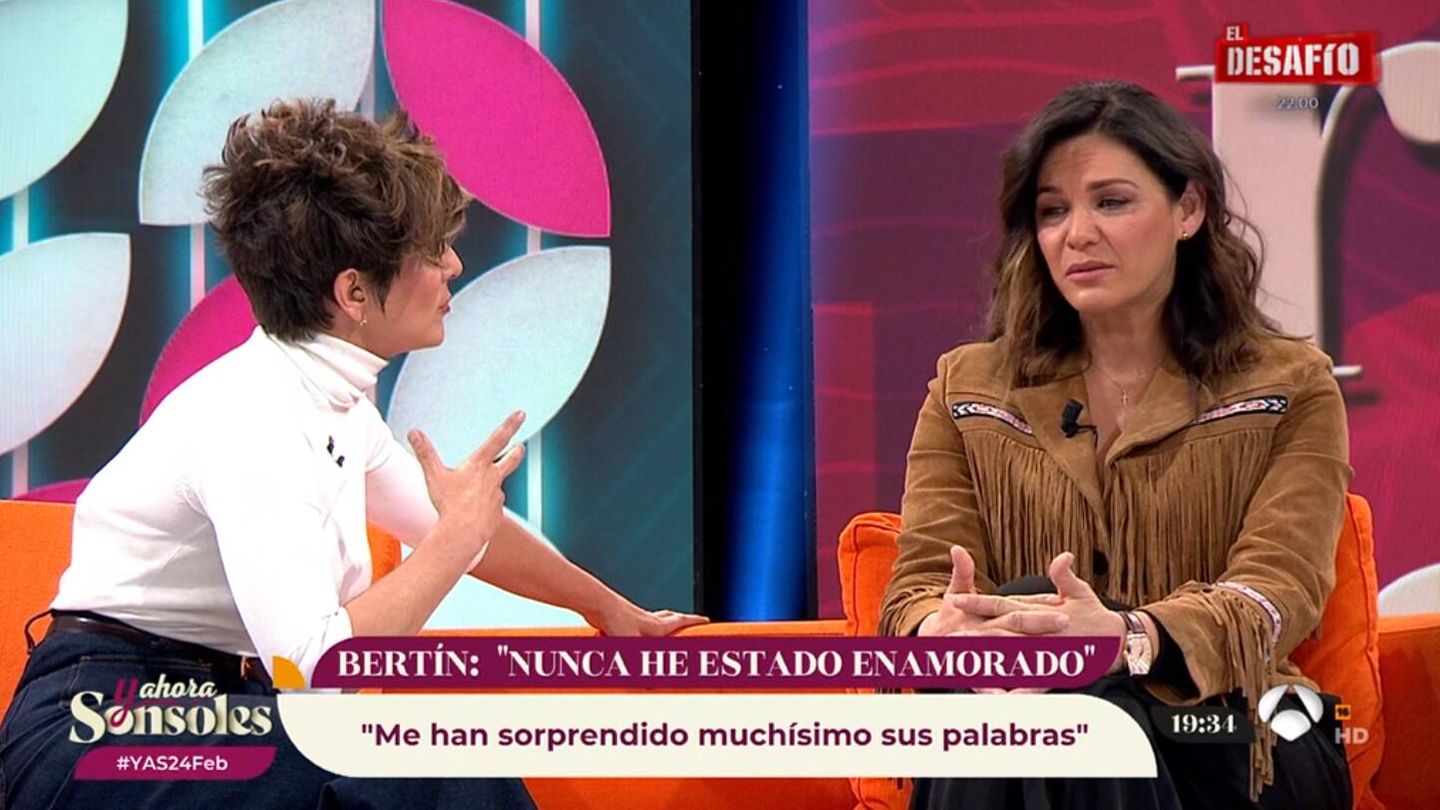 La presentadora Sonsoles Ónega y Fabiola Martínez. (Atresmedia)