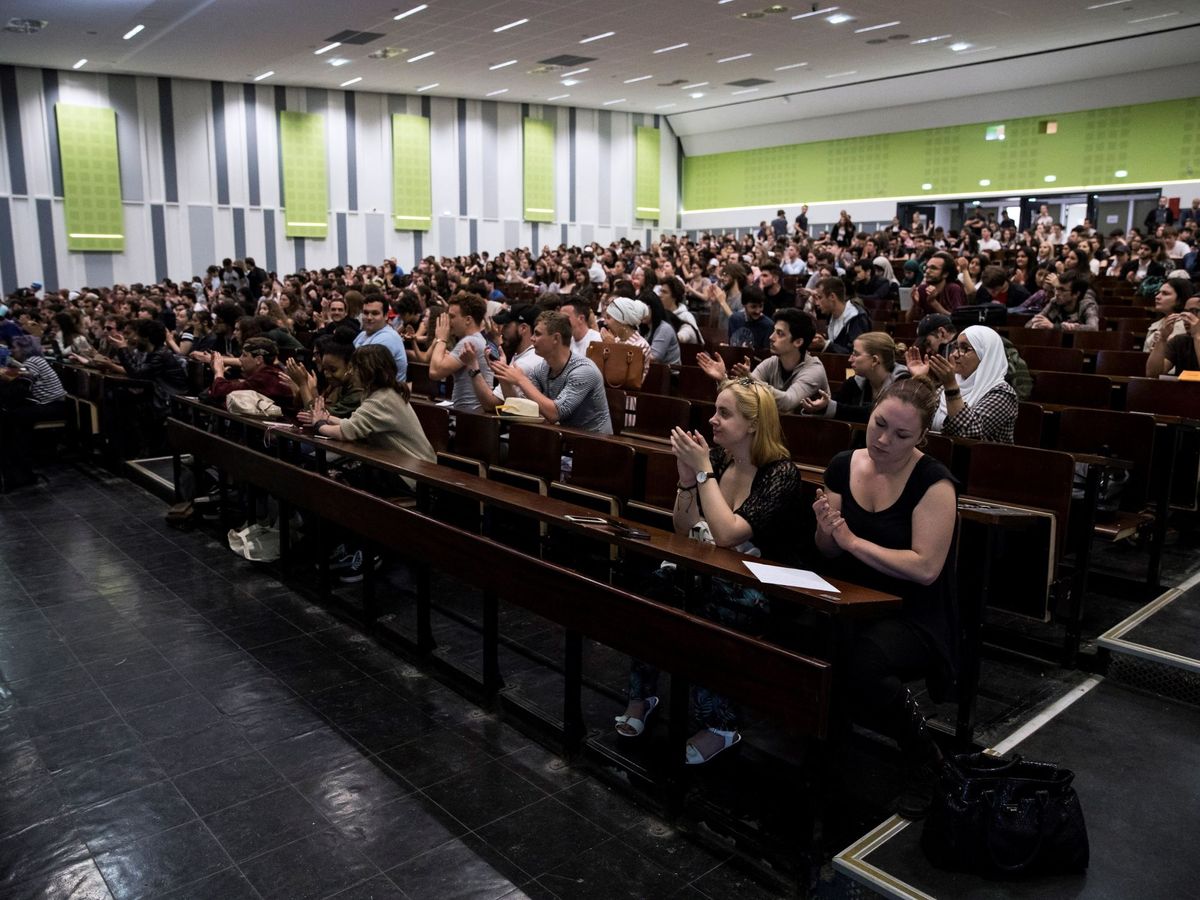 Foto: Estudiantes en la universidad de Nanterre. (EFE)