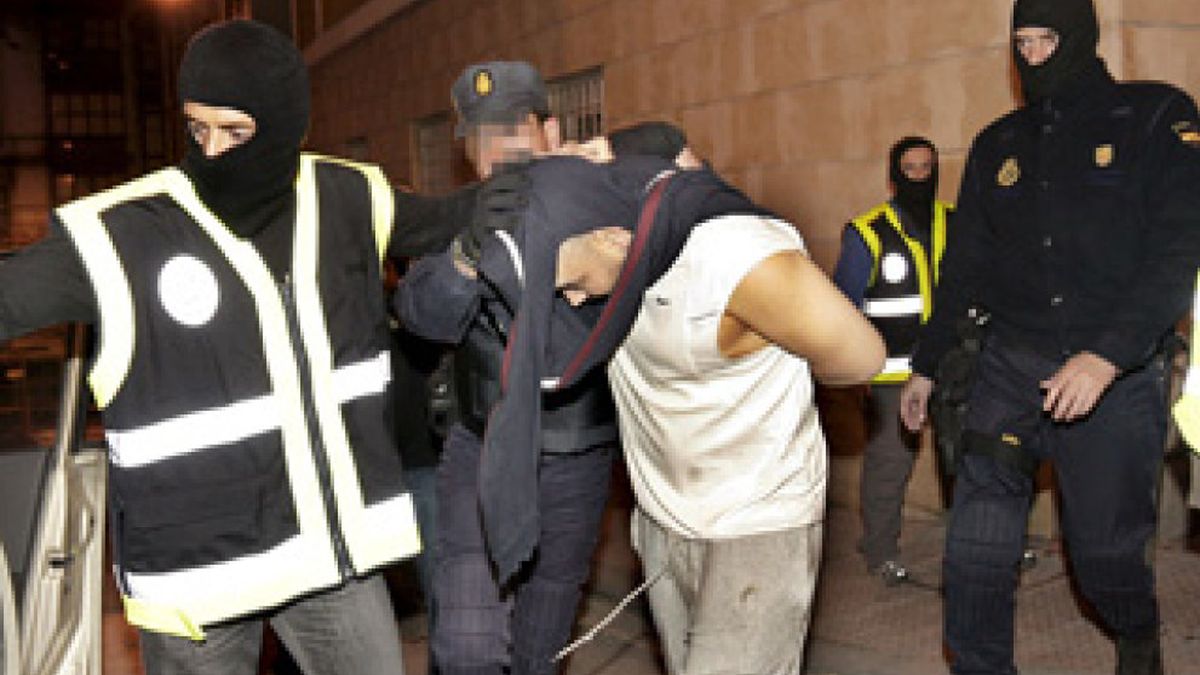 La Policía detiene a 17 personas en Bilbao por financiar la red Al Qaeda en el Magreb