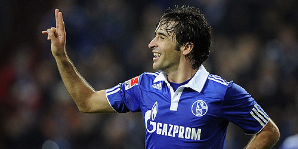 Foto: Raúl jugará al fútbol un año más pero duda si hacerlo en el Schalke o en una Liga menor