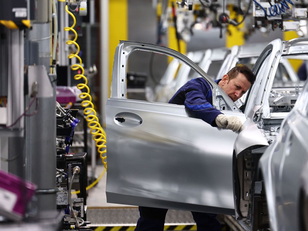 Foto: Fábrica de producción de automóviles BMW en Múnich, en diciembre de 2023. (EFE/Anna Szilagyi)