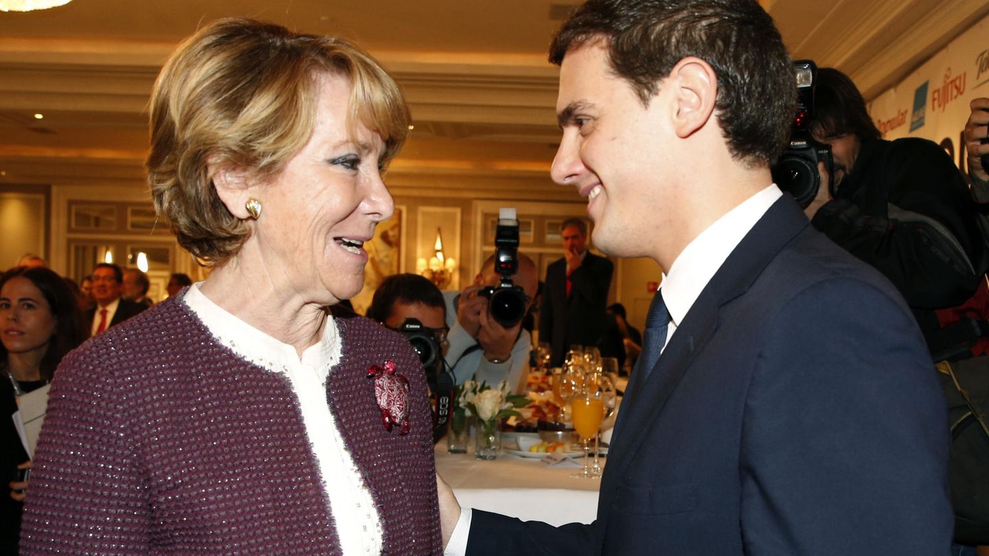 Albert Rivera y la presidenta del PP de Madrid, Esperanza Aguirre. (Efe)