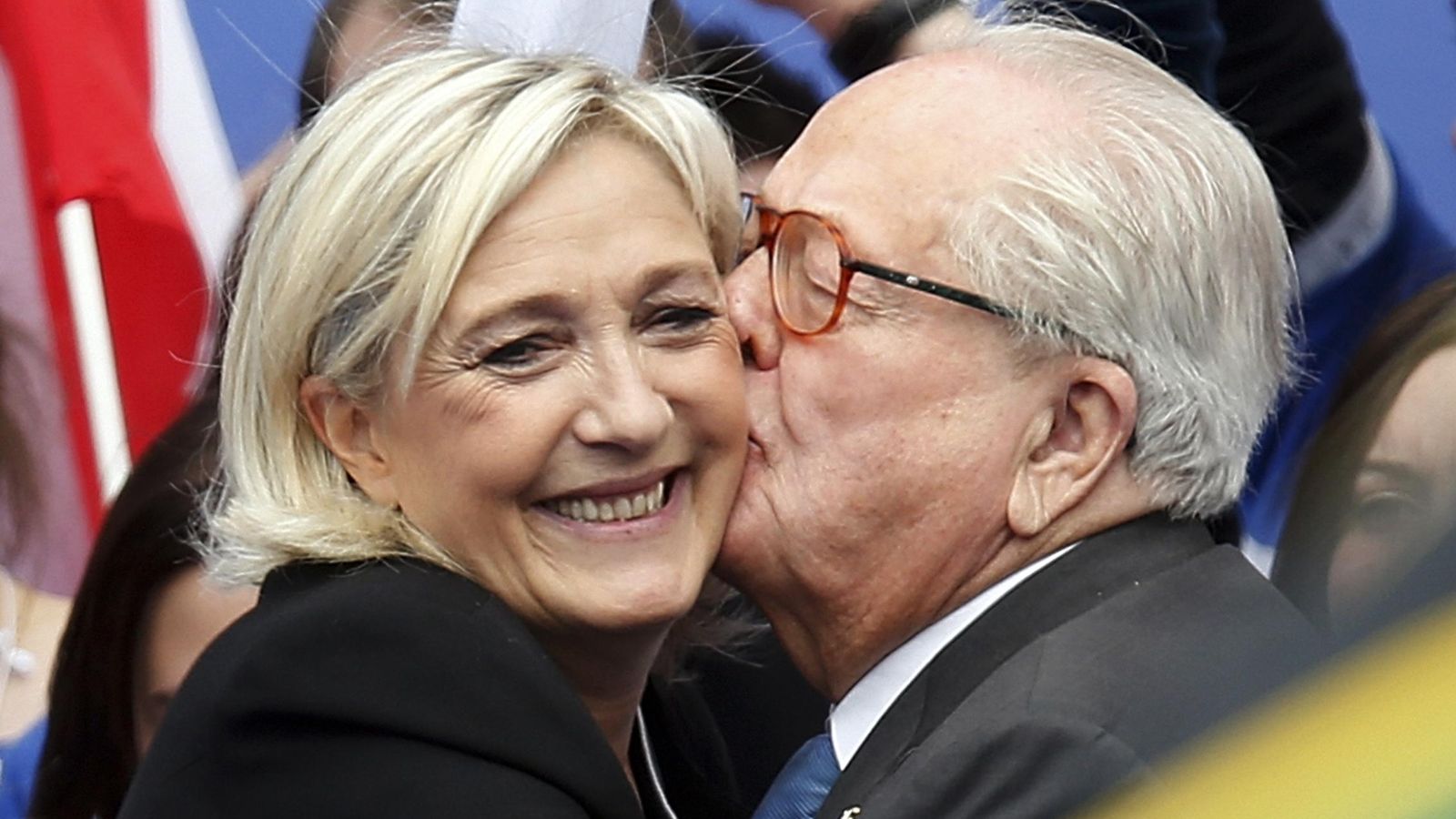 Foto: Jean-Marie Le Pen y su hija en una imagen de archivo. (Reuters)