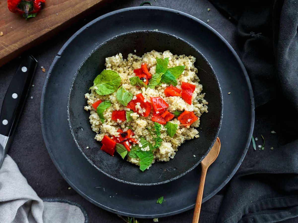 Foto: Incluye la quinoa en tu dieta para adelgazar. (Nick Bratanek para Unsplash)