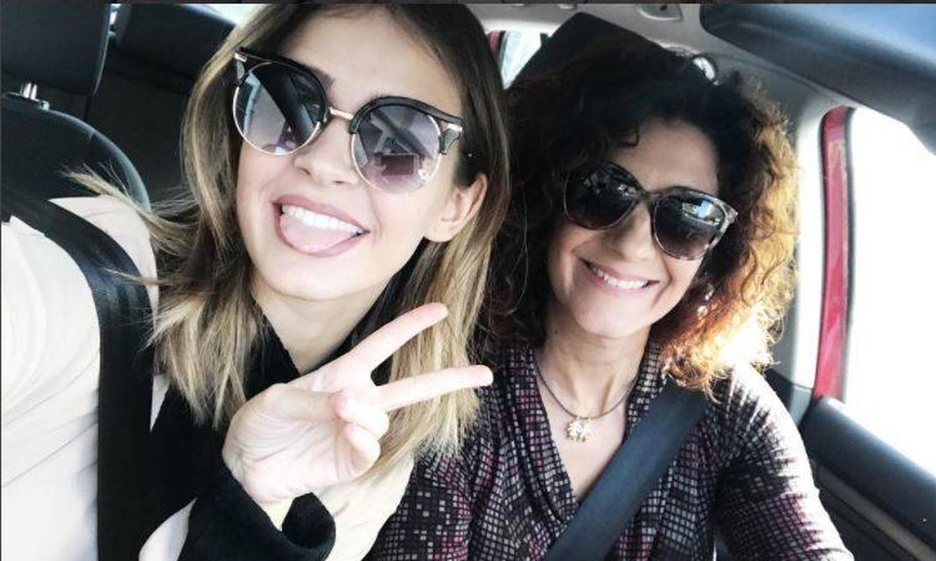 Laura Escanes y su madre. (Instagram)