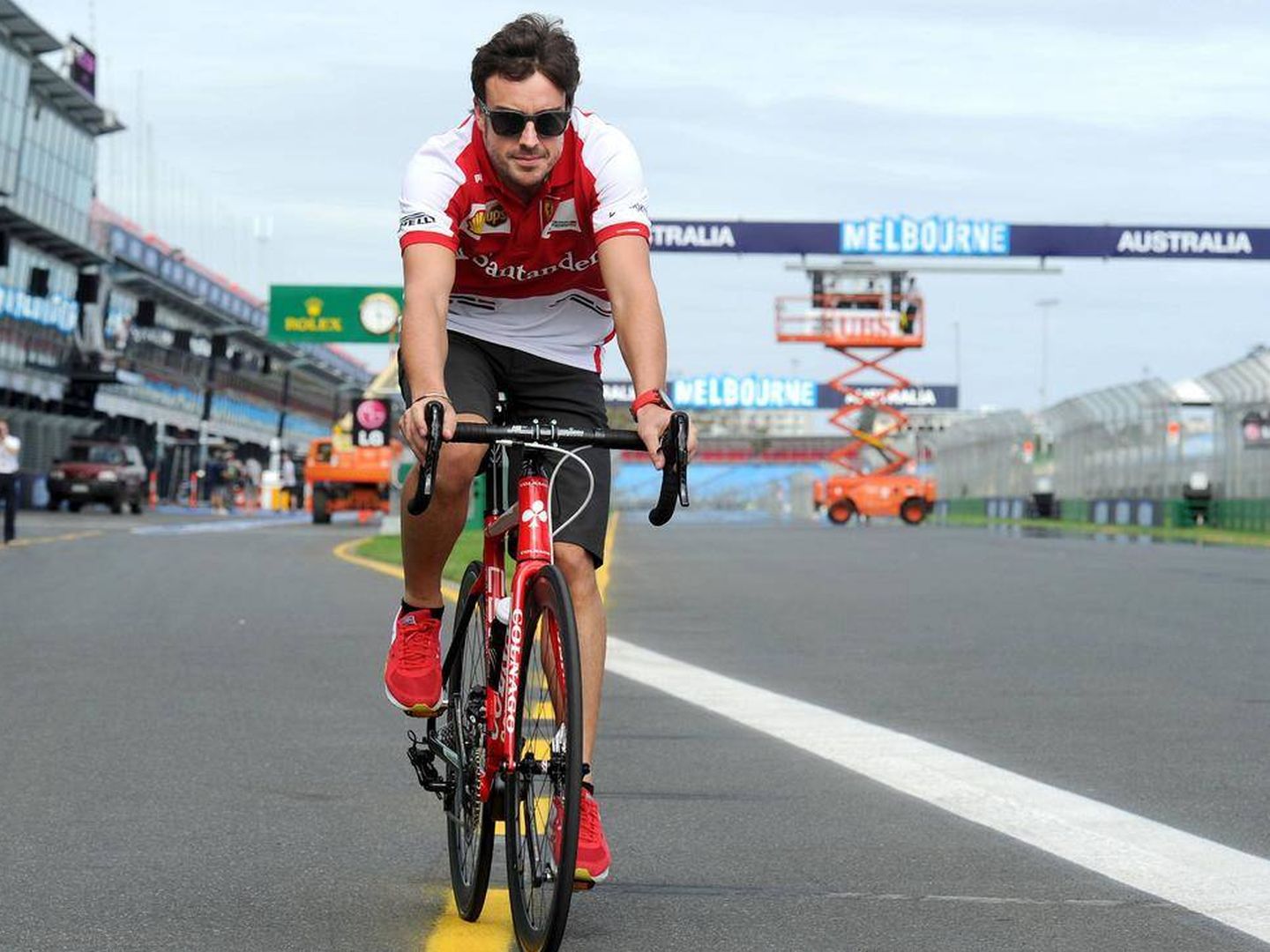 Alonso es un apasionado del ciclismo desde la niñez. (Reuters)