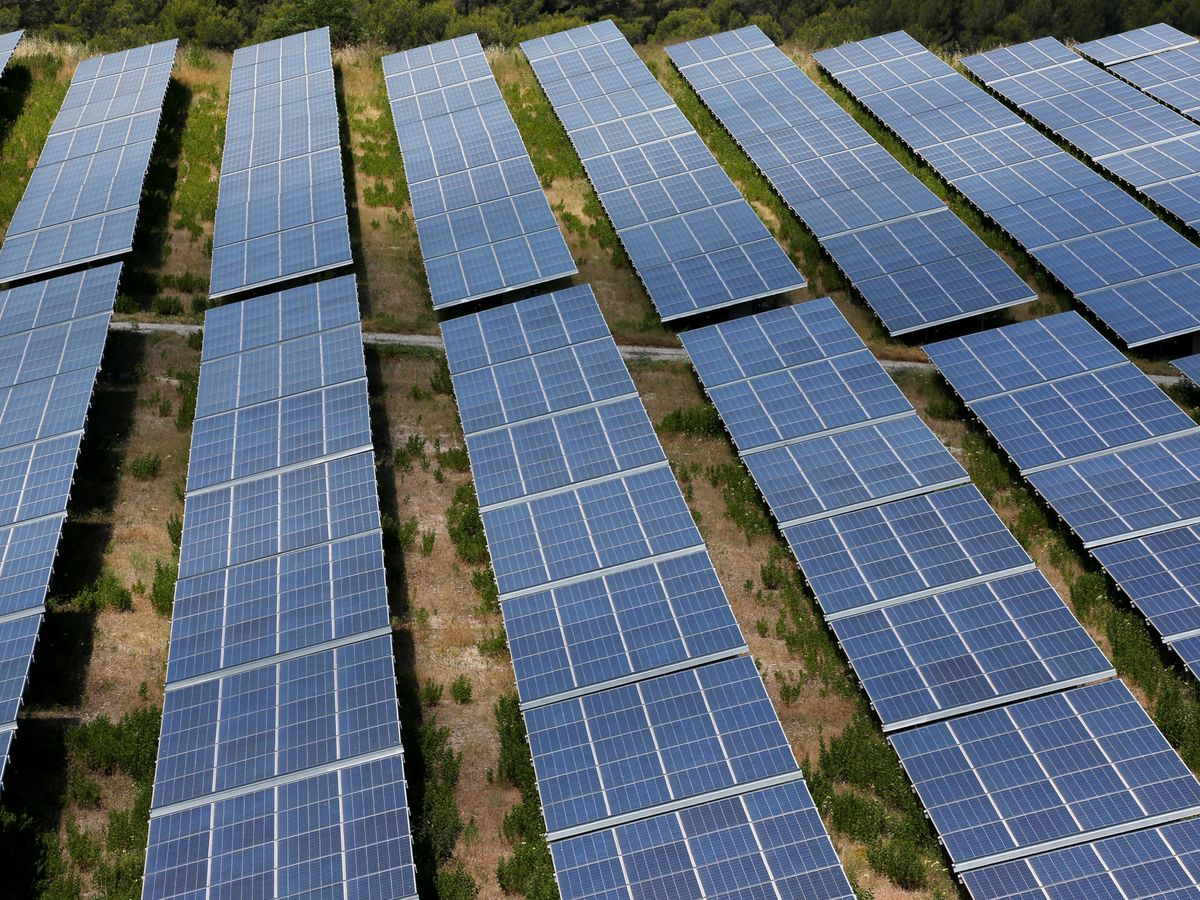 Foto: Foto de archivo de una planta solar. (Reuters)