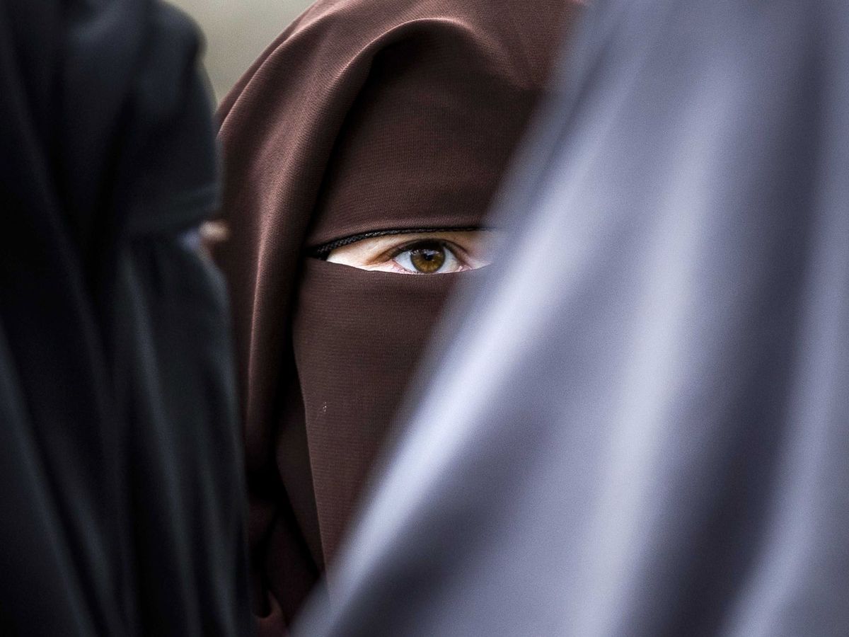 Foto: Imagen de archivo de unas mujeres con niqab. (EFE)
