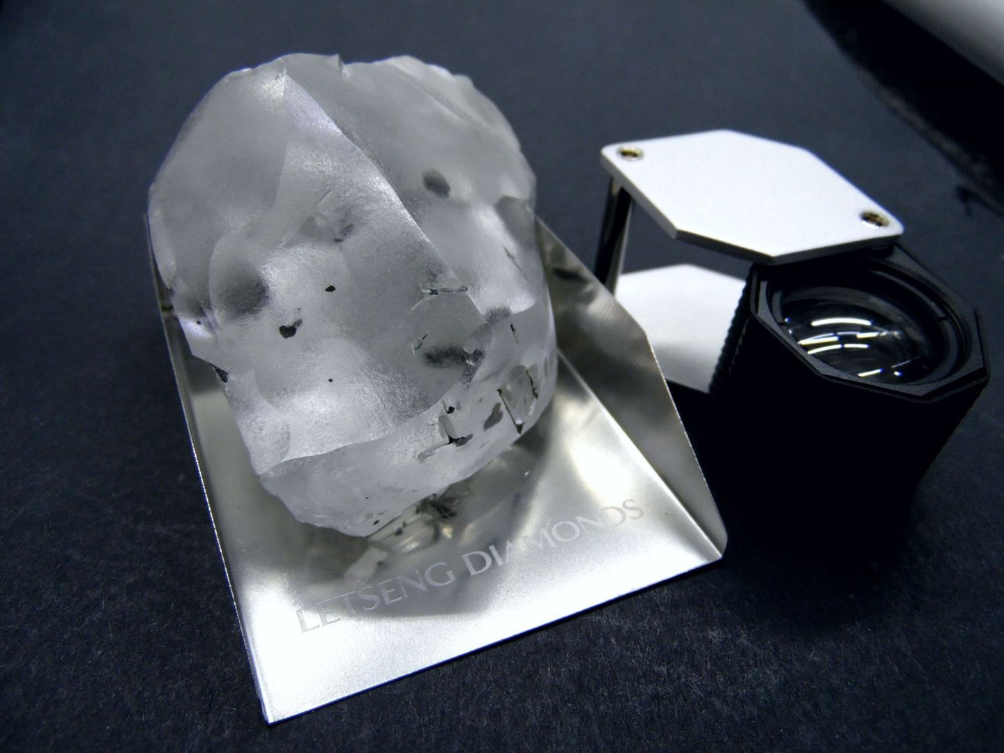 El diamante encontrado por la empresa británica Gem Diamonds en una mina cercana a Maseru. (EFE)