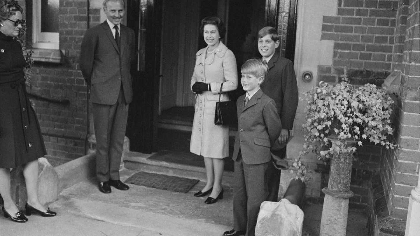 Foto de archivo del príncipe Andrés y la Familia Real británica.