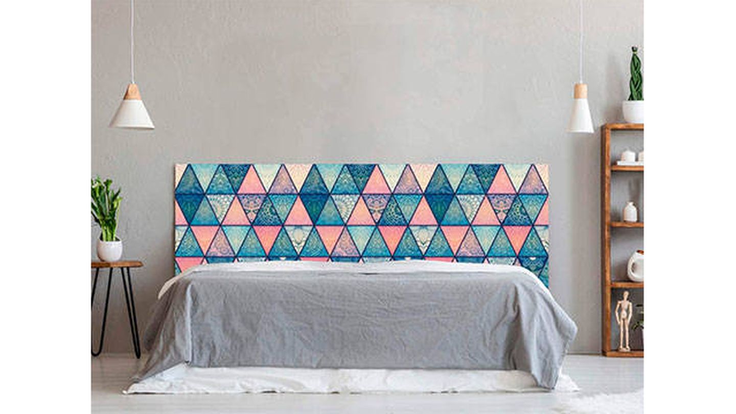 Cabecero de cama con triángulos étnicos