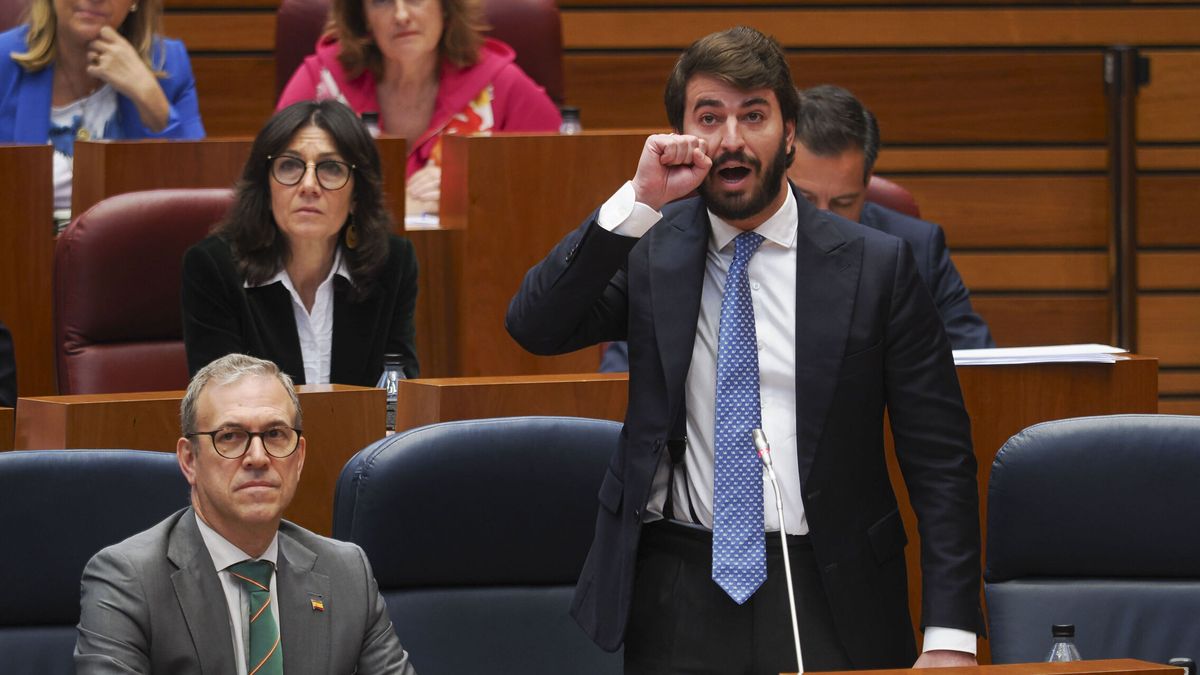 Bronca en CyL: el PSOE acusa a Gallardo de hacer un gesto de una "felación" a dos de sus parlamentarias