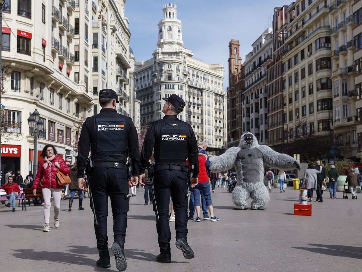 Foto: El Ministerio de Interior actúa: así se refuerzan las medidas antiterrorista durante la Semana Santa en España (EFE/Kai Försterling)