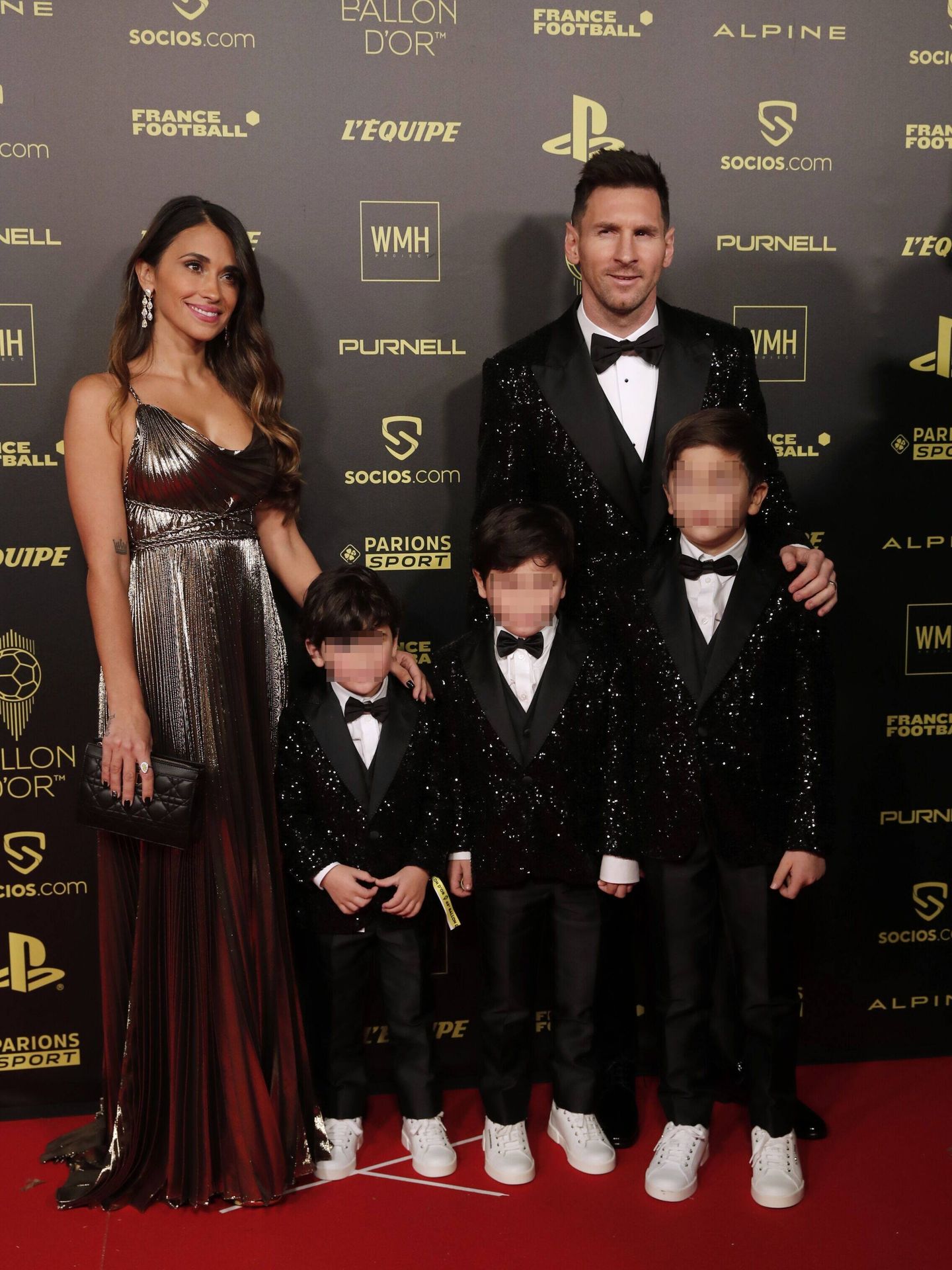 Messi y su familia, durante la entrega del Balón de Oro. (Reuters)