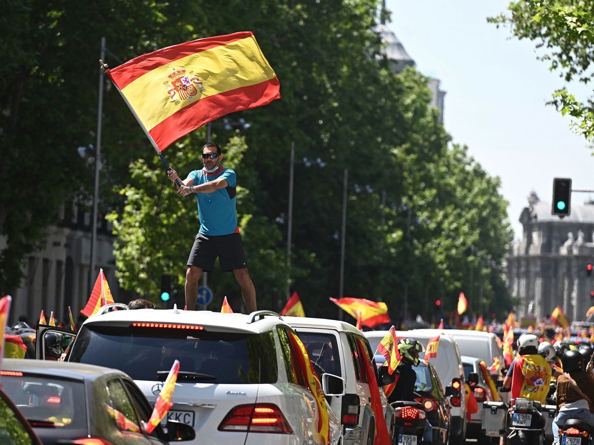 Foto: La marcha motorizada promovida por Vox en Madrid, este sábado. (EFE)