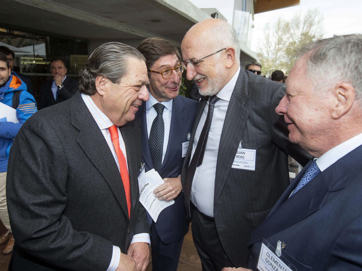 Vicente Boluda (i), Goirigolzarri y Juan Roig, en un encuentro en defensa del corredor mediterráneo. (EFE)