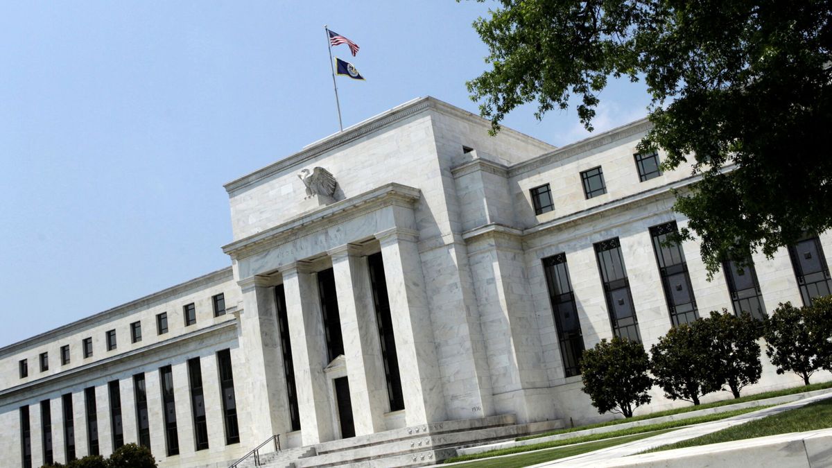 Las bolsas caen por el miedo a que la inflación acelere una subida de tipos de la Fed