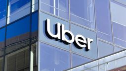 Uber despedirá a 3.300 trabajadores y reducirá el número de directivos en la empresa