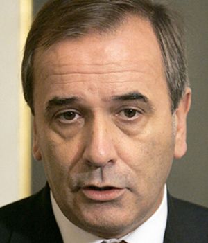 Rodríguez Zapatero margina al ministro del Interior en los contactos con ETA