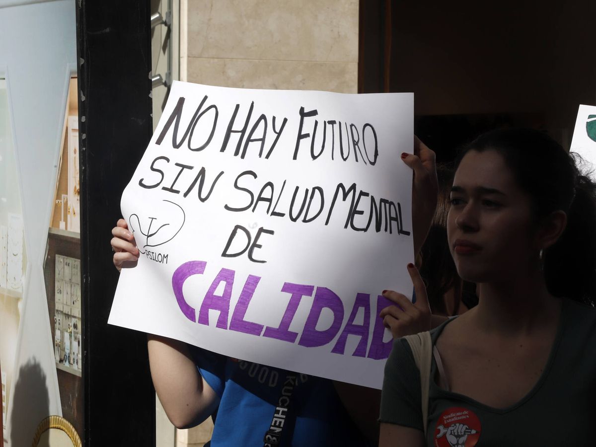 Foto: Manifestación de estudiantes por la salud mental en octubre. (Europa Press/Álex Zea)