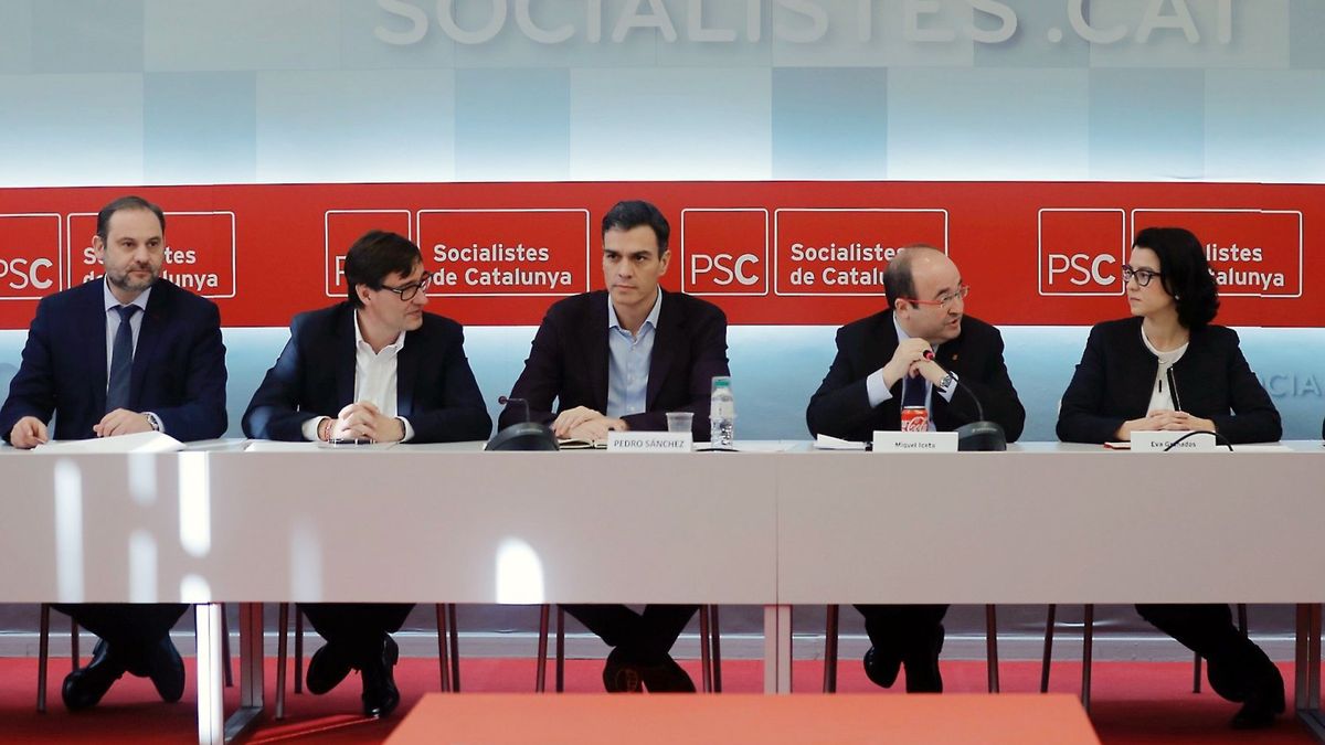 Sánchez esquiva la autocrítica, se crece ante Cs y PP y exige a Rajoy un plan para Cataluña
