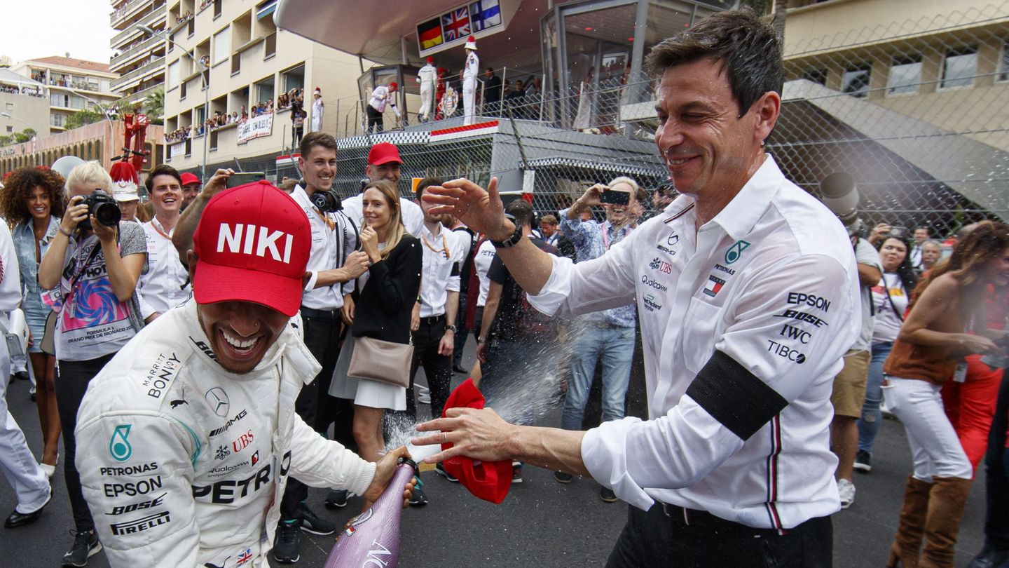 Toto Wolff y Lewis Hamilton por las calles de Mónaco. (Reuters)