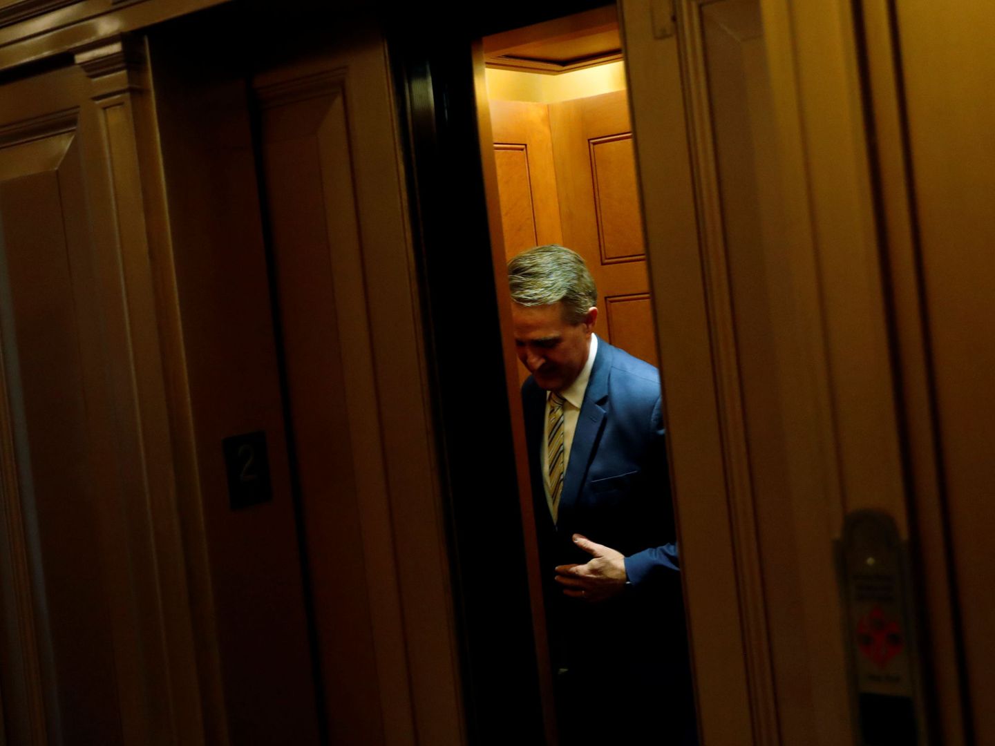 El senador republicano Jeff Flake, en el Capitolio, el pasado 17 de enero de 2018. (Reuters)
