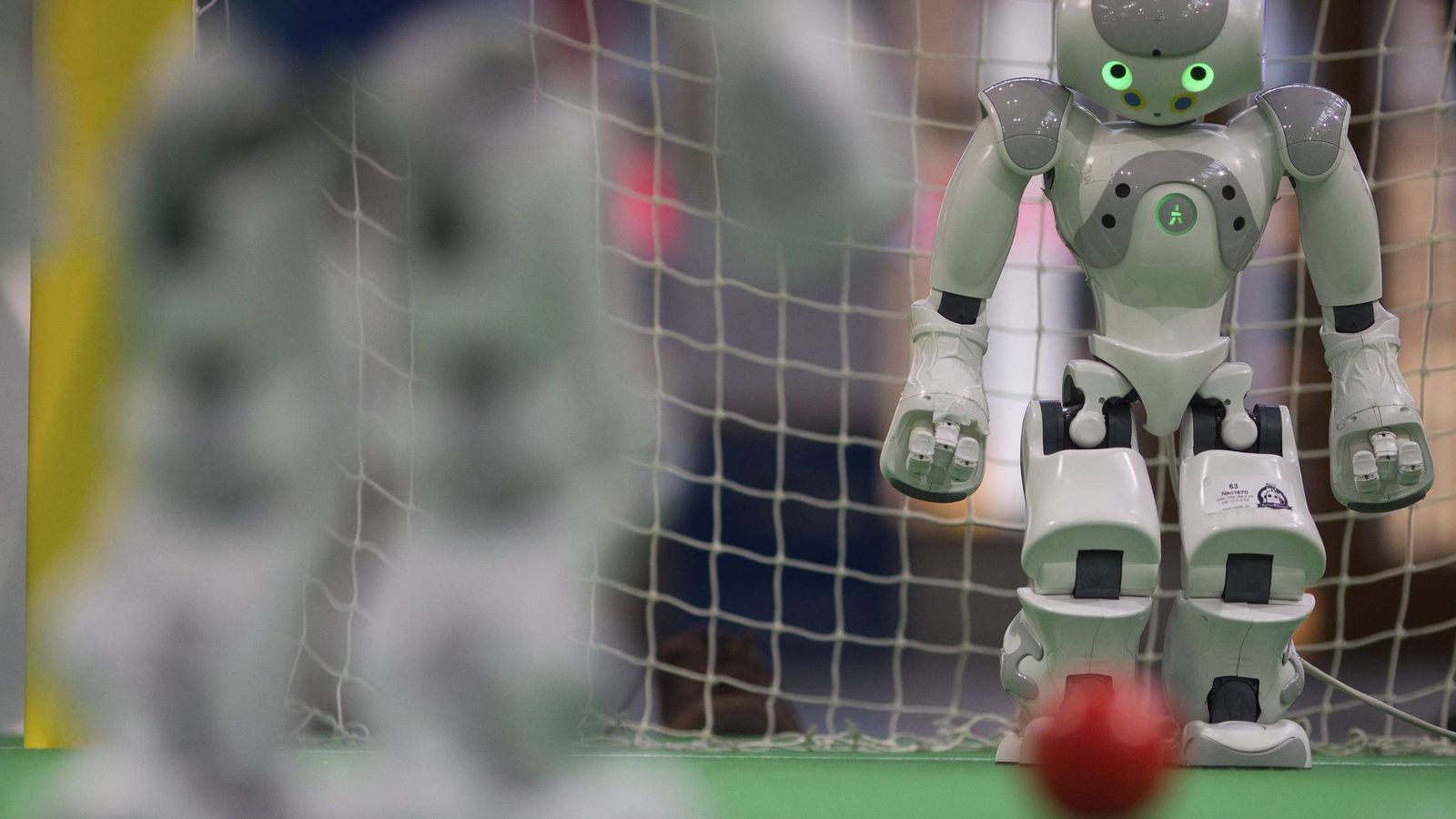 Foto: Robots participan en una competición de inteligencia artificial. (EFE)