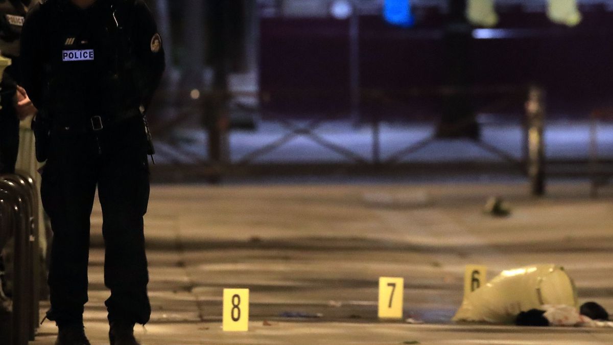 Al menos siete heridos, varios graves, en un ataque con cuchillo en París