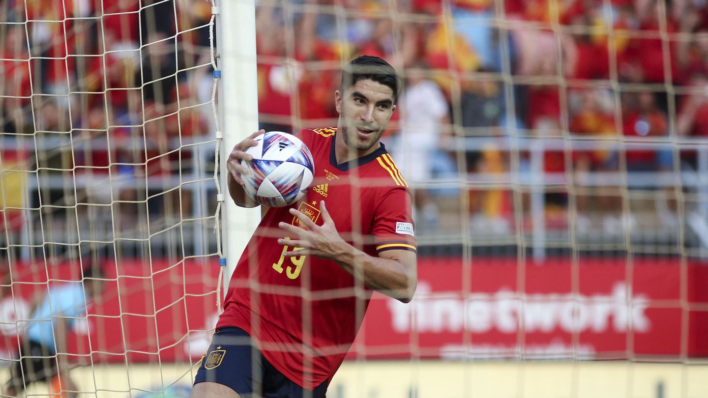 Soler celebra un gol con España. (EFE/Daniel Pérez)